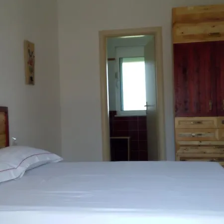 Eco-house Lalzi Bay Villa *