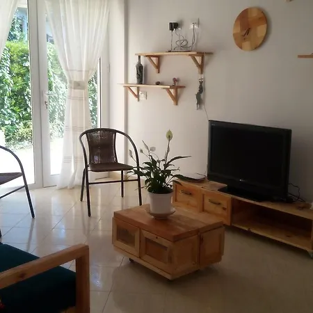 Eco-house Lalzi Bay