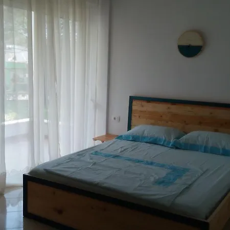 Eco-house Lalzi Bay *
